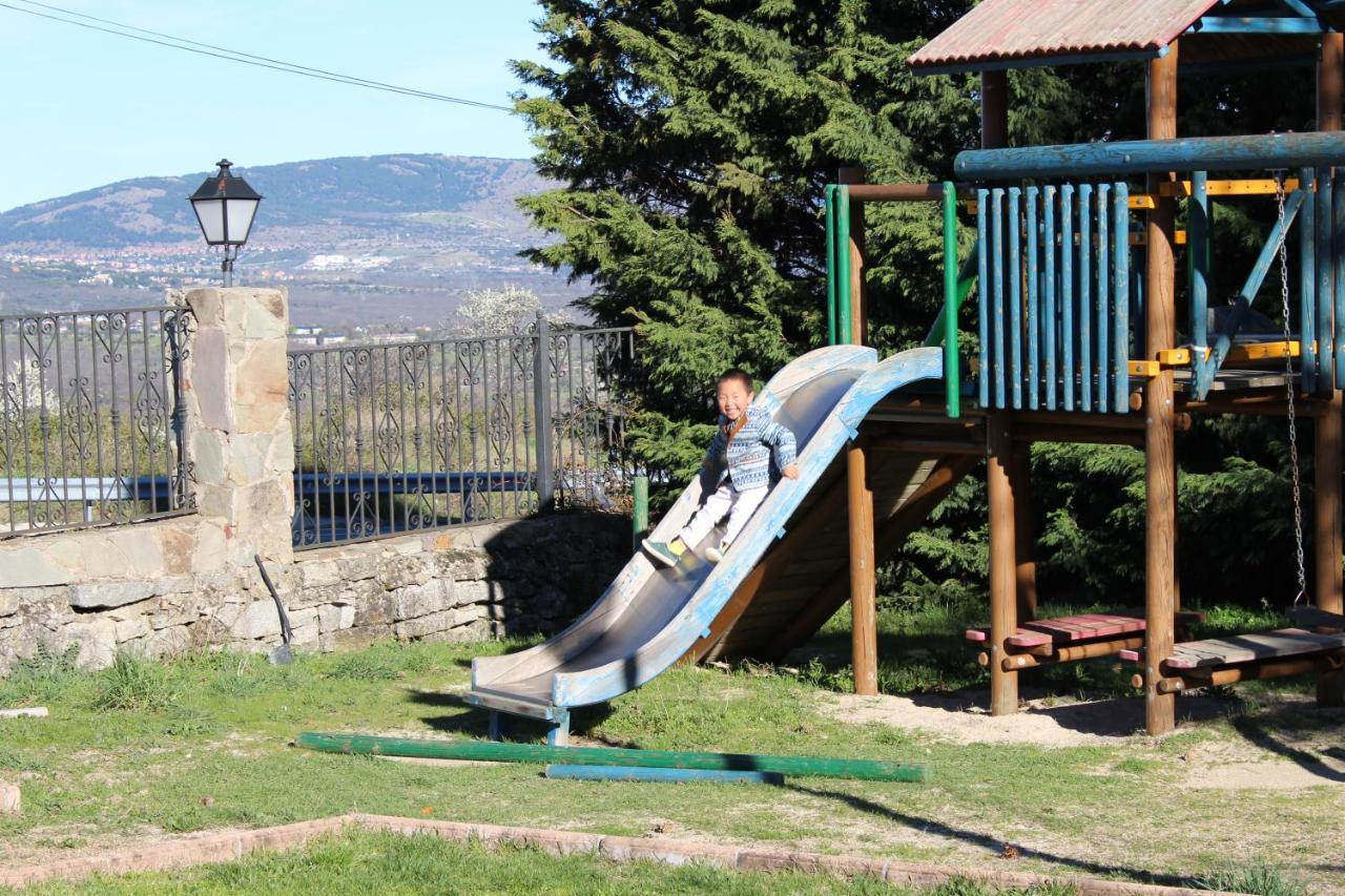 Hotel Sierra Oriente Guadarrama Exterior photo